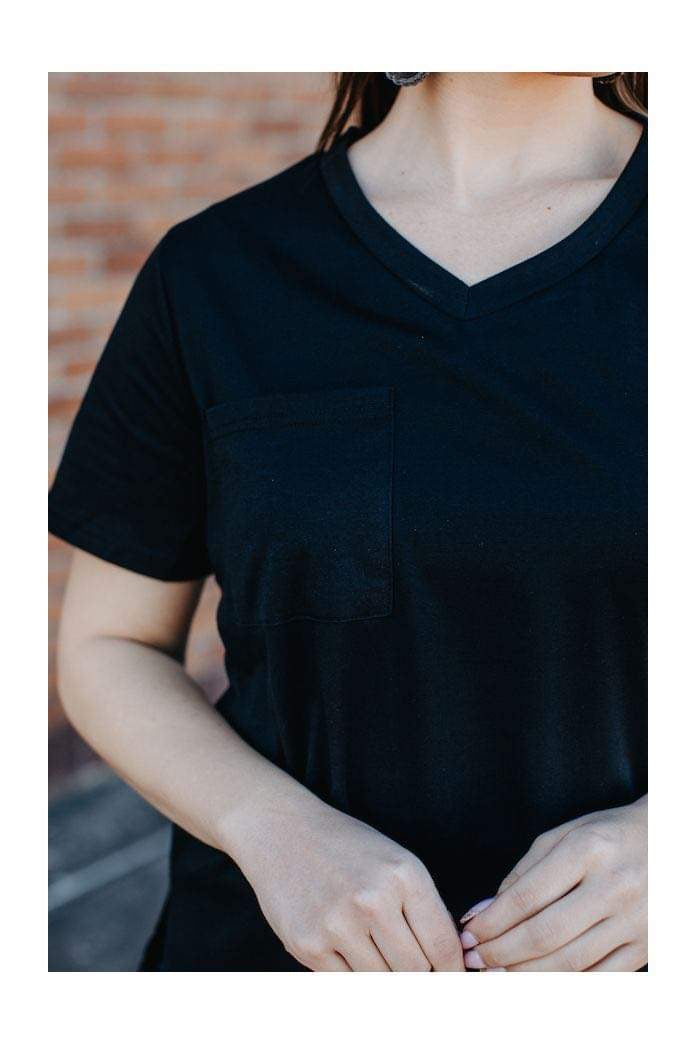 BLACK SHORT SLEEVE CURVED HEM TEE